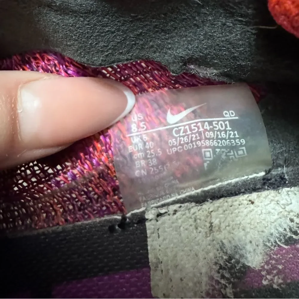 Nike Women's Pink Multi Flyknit Running Shoes - Picture 11 of 11